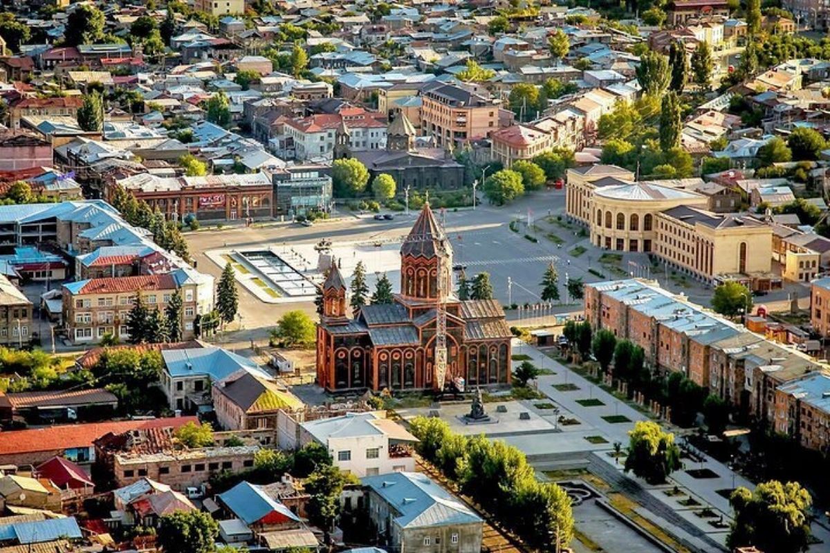 Gyumri (Urban Life museum, Black fortress, old town), Harichavank