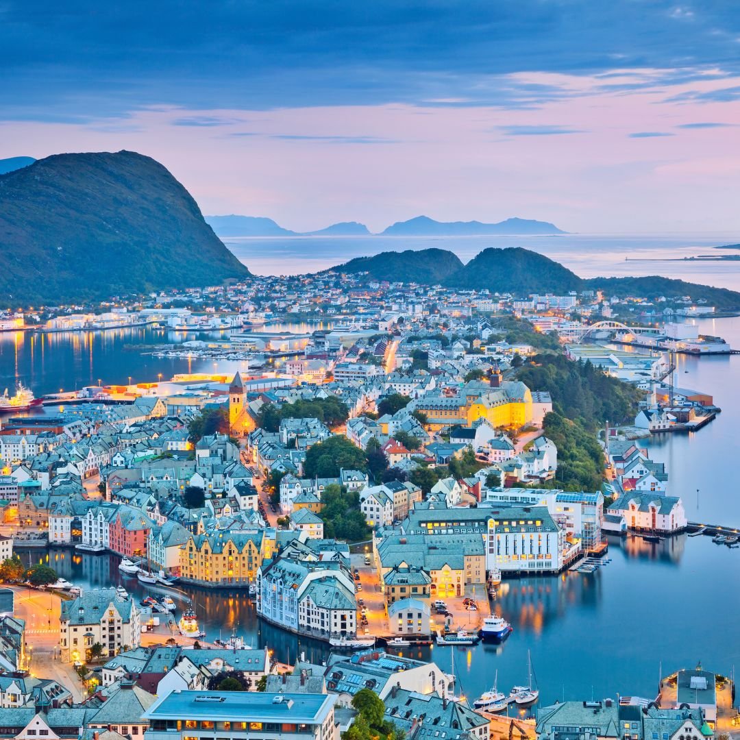 Norway Tour Package: Tromsø, Arctic Cruise & Northern Lights 25 10 1
